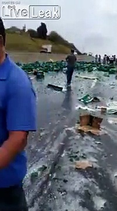 Des milliers de bières Heineken éclatées sur l'autoroute !