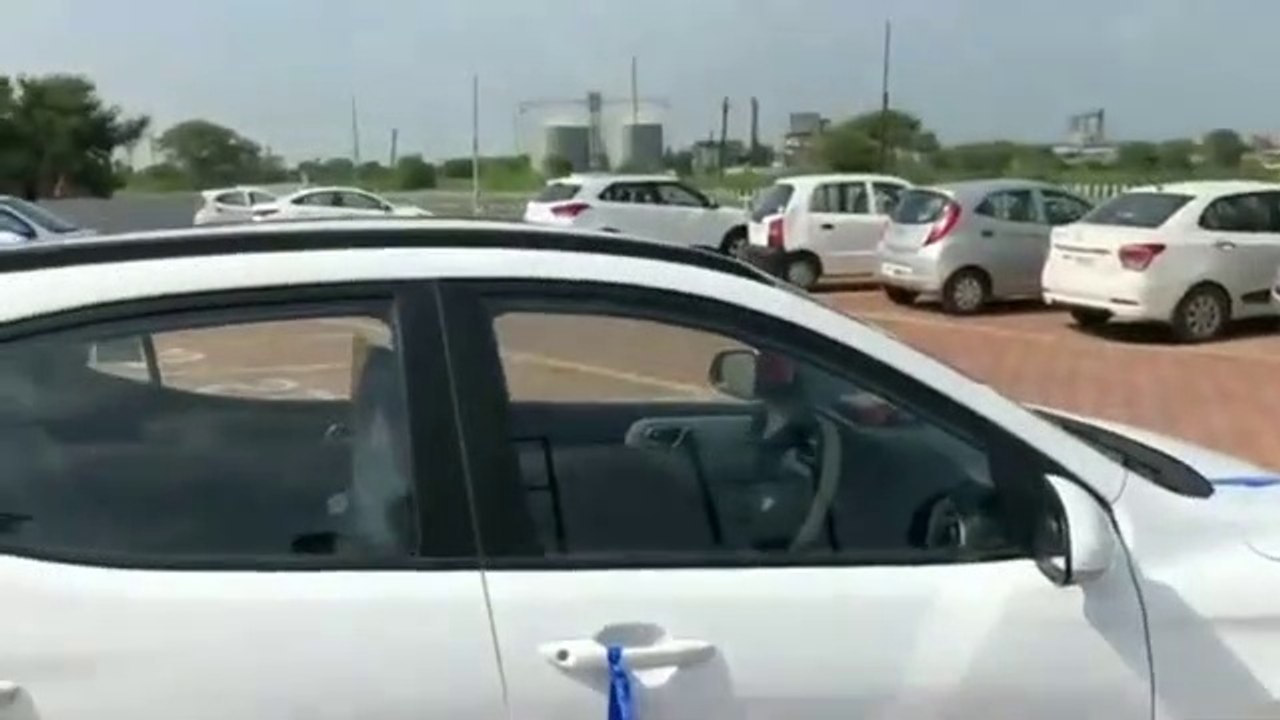 Modify i10 Nios Sportz Walk Around L
