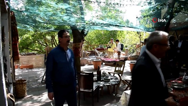 50 yıldır topladığı antika eşyalarla evini müzeye çevirdi