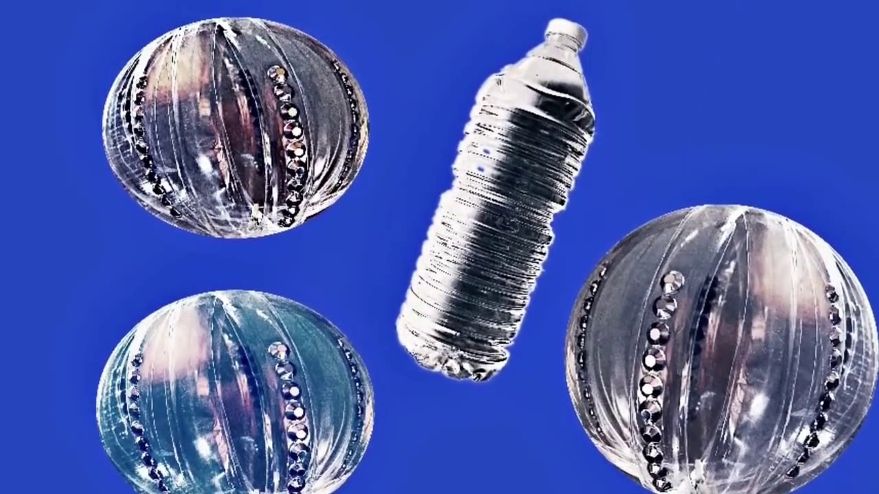 DIY Fabriquer une boule de Noël avec une bouteille en plastique