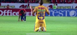 Veracruzlu futbolcular protesto için durunca gol yedi, rakip takımı da protesto etti