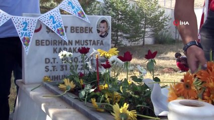 En buruk doğum günü... Şehit Bedirhan bebek 2. yaş gününde mezarı başında anıldı