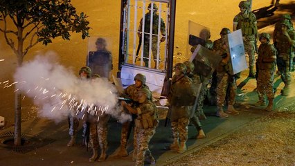 Λίβανος: Ολονύκτιες συγκρούσεις διαδηλωτών με την αστυνομία