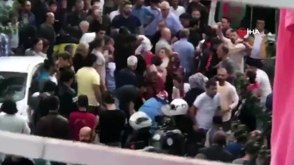- Zeytinburnu Yeşiltepe Mahallesi'nde apartmanın üçüncü katından intihar etmek için evinin balkonundan atlayan kadın, yoldan geçen adamın üzerine düştü. Olayda kadın ağır olmak üzere her iki kişide yaralandı. Yaralı şahıslar 112 ekipleri t