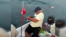 İzmir'de vatoz balığı beklerken, köpek balığı yakaladılar