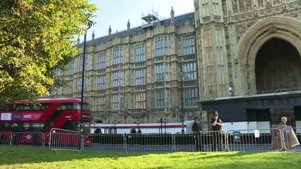 Britisches Parlament verschiebt Abstimmung über Brexit-Abkommen