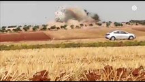 متداول: لحظة استهداف الطيران الروسي لأحد الأبنية في بلدة تفتناز في ريف إدلب - سوريا