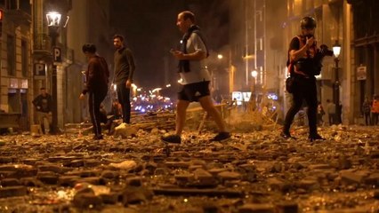 Schwere Ausschreitungen in Barcelona: Madrid erhöht Druck