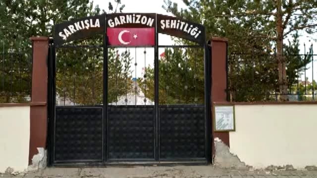 Şehit Bedirhan bebeğin mezarı balonlarla süslendi