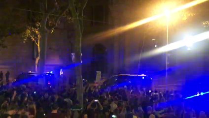 Crits de 'Catalunya antifeixista' davant del TSJC, fortament custodiat pels Mossos