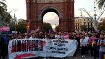 Miles de manifestantes en Barcelona marchan pacíficamente