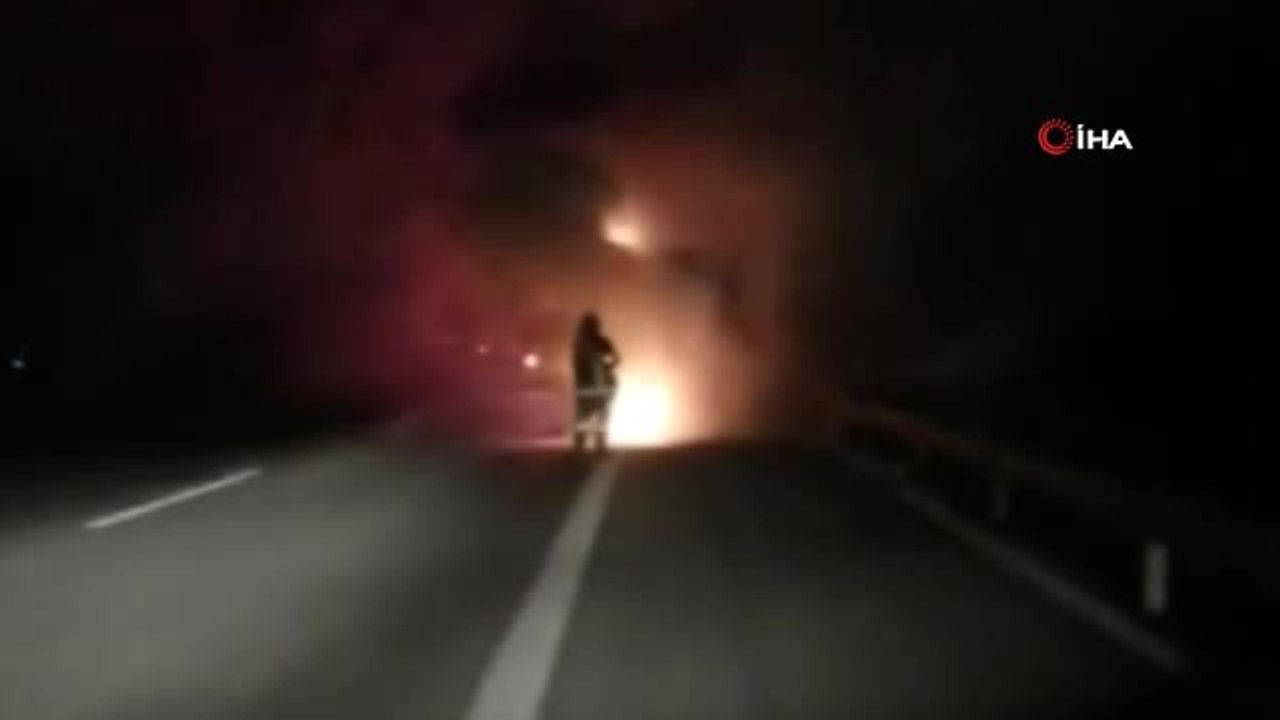 Maçtan dönen amatör takım ölümden döndü...Sporcuları taşıyan otobüs alev alev yandı