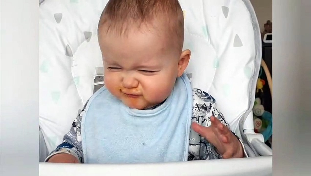 Ce bébé s'entraîne au Haka comme les AllBlacks de la Nouvelle Zélande