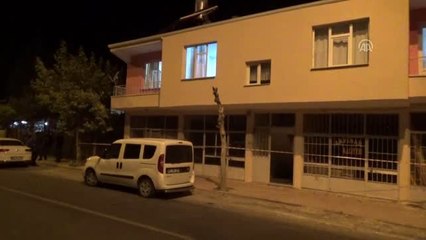 2 genç evde ölü bulundu