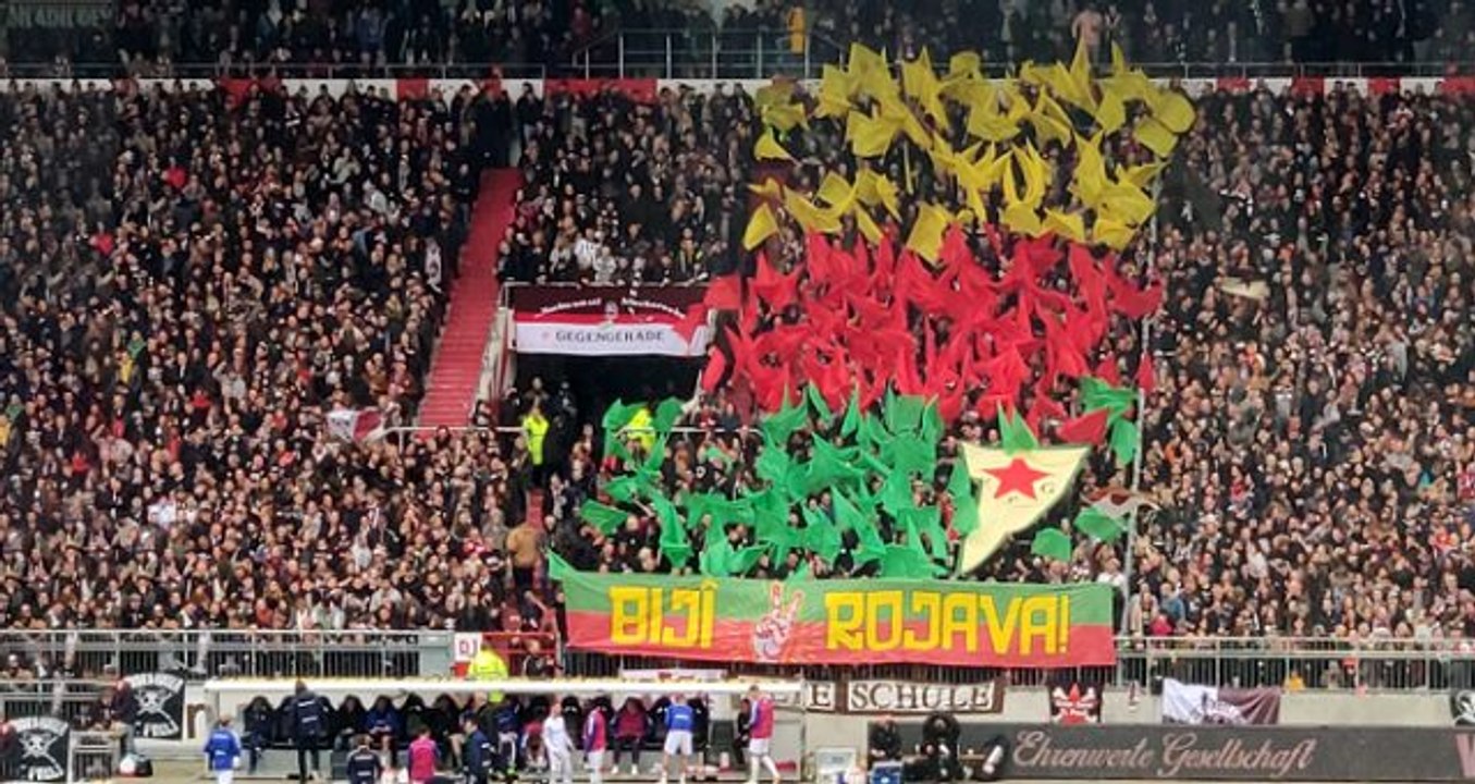 Barış Pınarı'na destek veren ve kadro dışı kalan Enver Cenk Şahin'in takımı St. Pauli'nin maçında terör örgütüne destek