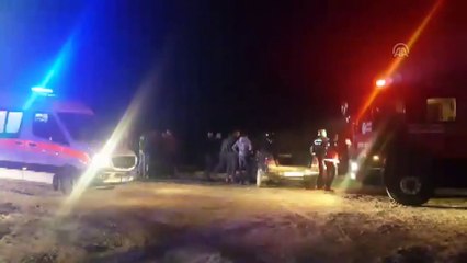 Nehre düşen 2 kişiden biri kayboldu diğeri hastaneye kaldırıldı - SAKARYA