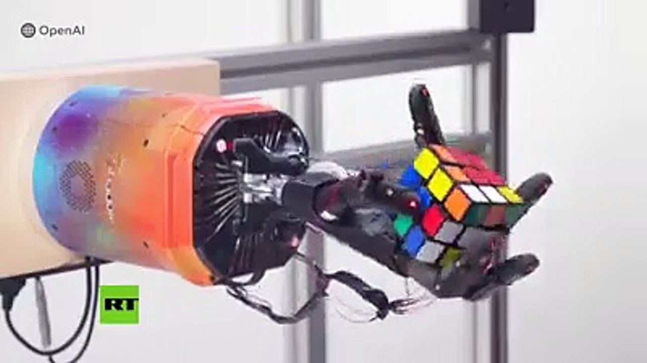 Robot resuelve cubo de Rubik con una sola mano