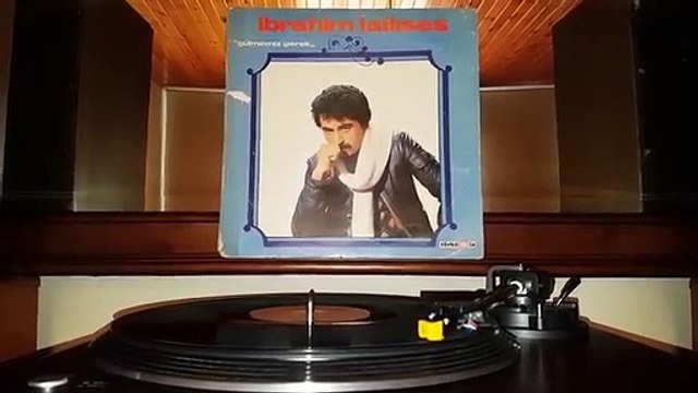 İbrahim Tatlıses - Bir Mumdur (Plak kayıt)