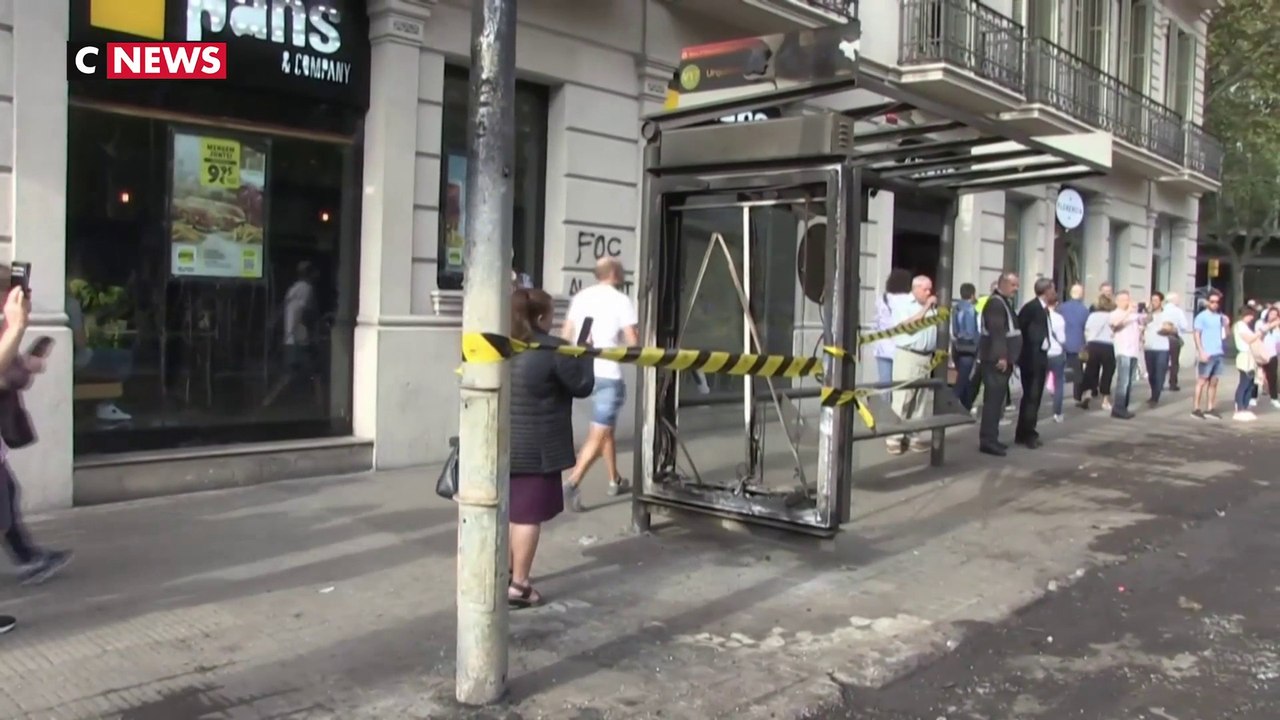 Catalogne : Après les affrontements, Barcelone constate les dégâts