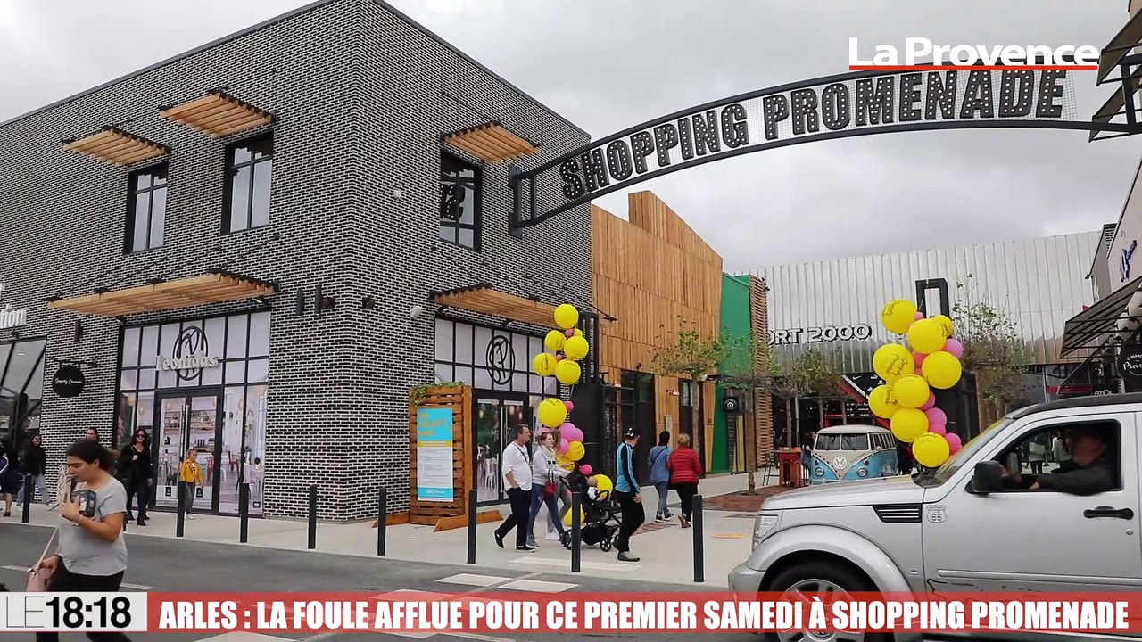 Arles : la foule affluait pour ce premier samedi à Shopping Promenade