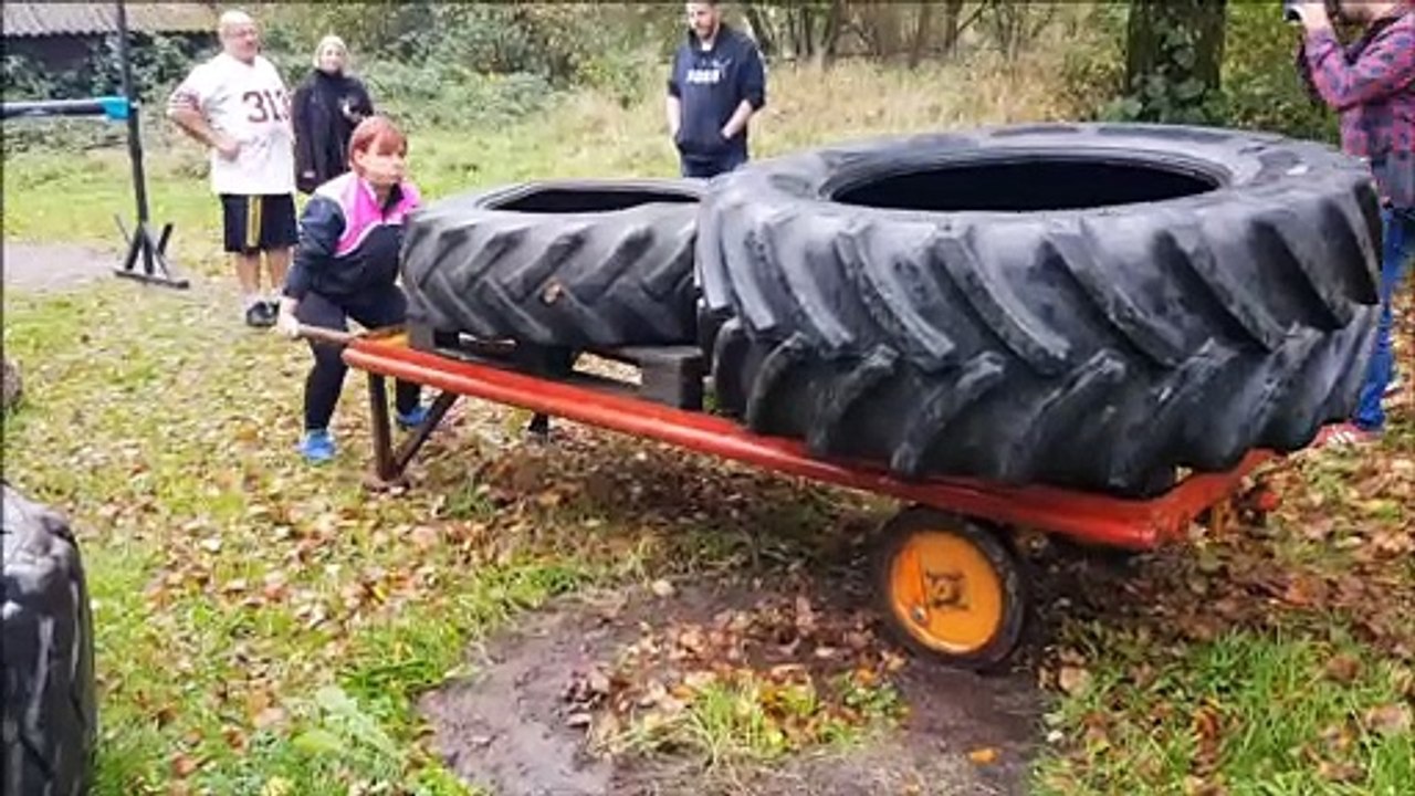 Dans les coulisses d'un entraînement (très) sportif avec des athlètes du strongman