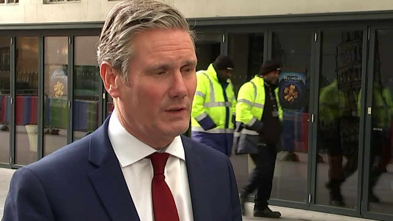 Starmer: PM sending unsigned letter to EU 'childlike'