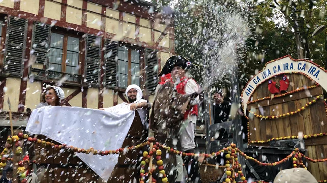Défilé des chars pour la Foire de la pomme