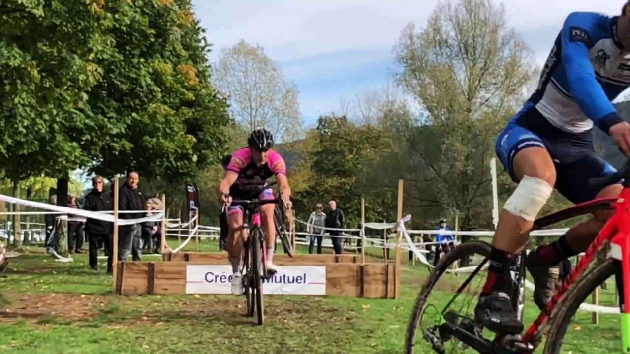 Cyclo-cross - victoire de Lilian Schneider à Saulxures-sur-Moselotte
