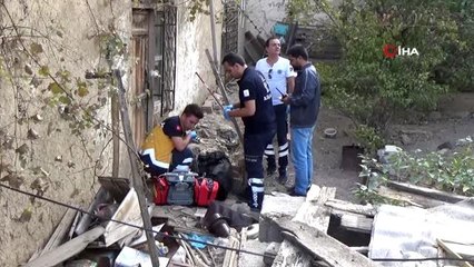 Yaşlı adam evinin avlusunda ölü olarak bulundu