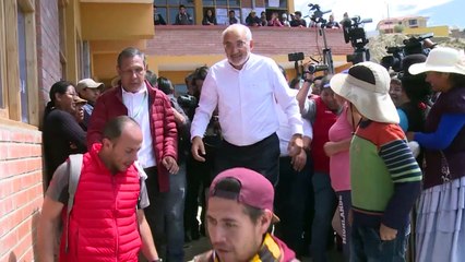 Descargar video: Votación presidencial en Bolivia con difícil reto para Evo Morales