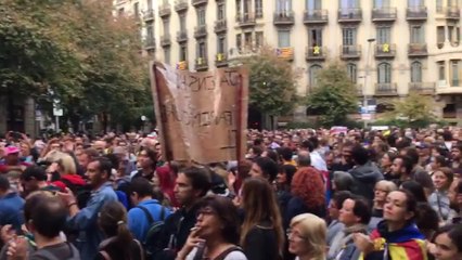 Un millar de personas se concentra en Delegación de Gobierno de Barcelona