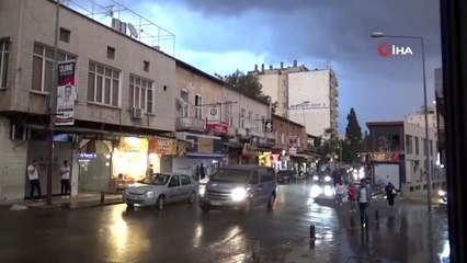 Şimşekler geceyi gündüze çevirdi