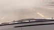 Il pensait rouler dans un épais brouillard mais regardez ce que c'est en réalité