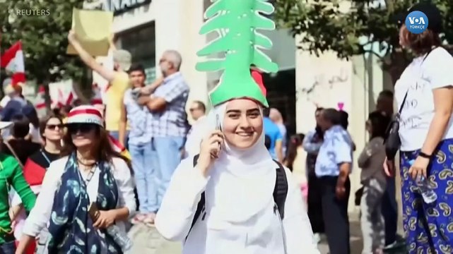 Ekonomik Krizin Gölgesindeki Lübnan’da Gösteriler Sürüyor