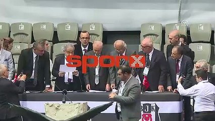Beşiktaş'ın yeni başkanı Ahmet Nur Çebi oldu