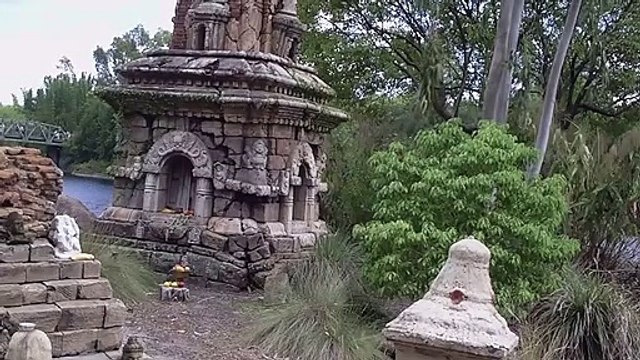 Free Stock Footage Asian Grave