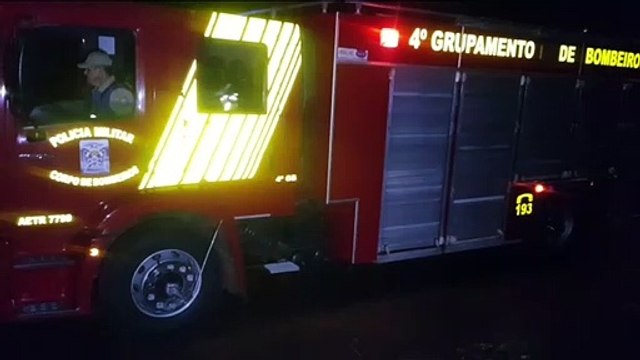 Incêndio em casa abandonada é controlado por vizinhos