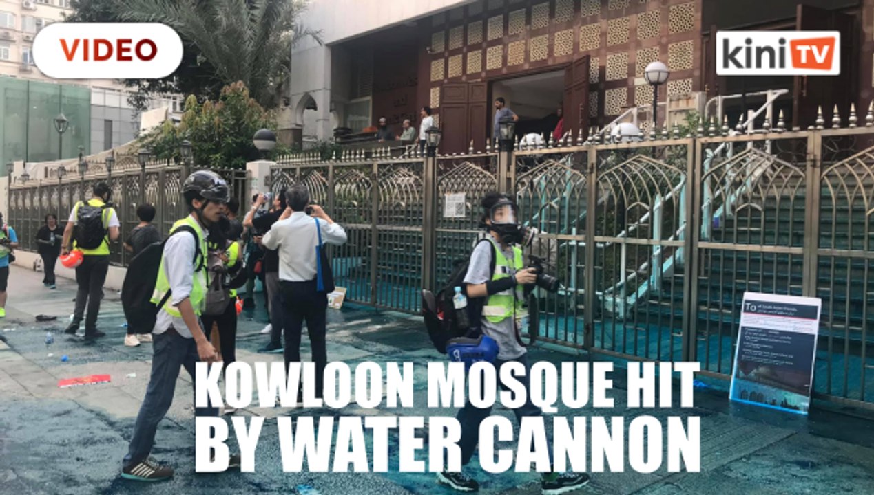 Hong Kong police hits mosque with water cannon during protests