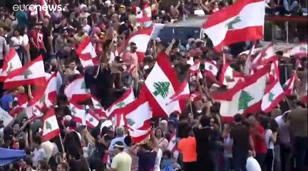 "الأحد العظيم": مئات آلاف اللبنانيين يطالبون برحيل "النظام الفاسد"