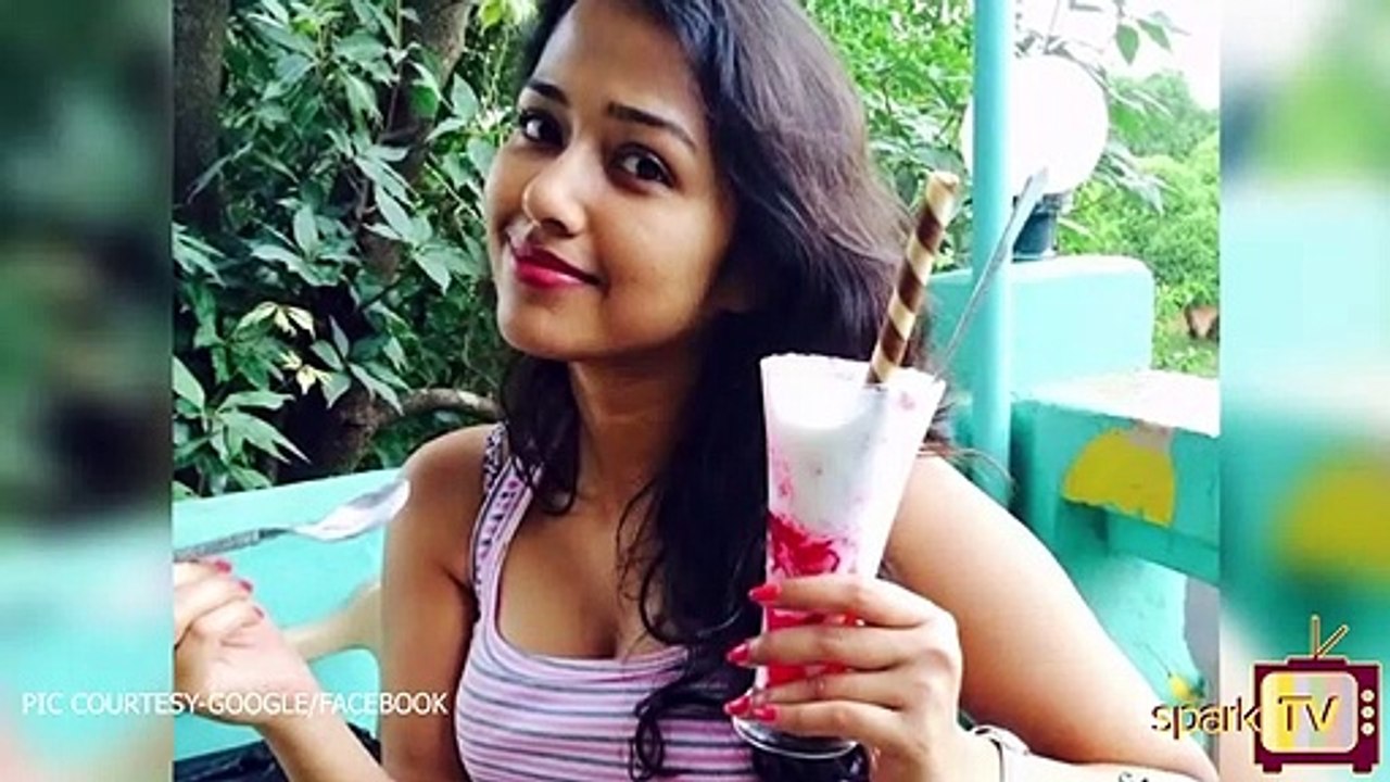 সোহিনী সরকারের সাজ দেখে বুঝে নিন বেড়াতে যাওয়ার সময় কোন কোন জিনিসগুলি আমাদের অবশ্যই কাজে লাগে।