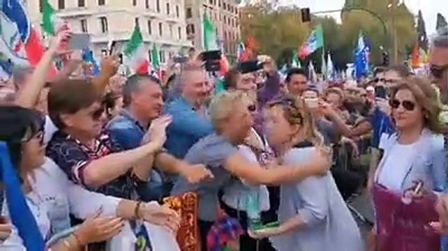 Roma - L'arrivo di Giorgia Meloni in San Giovanni (19.10.19)