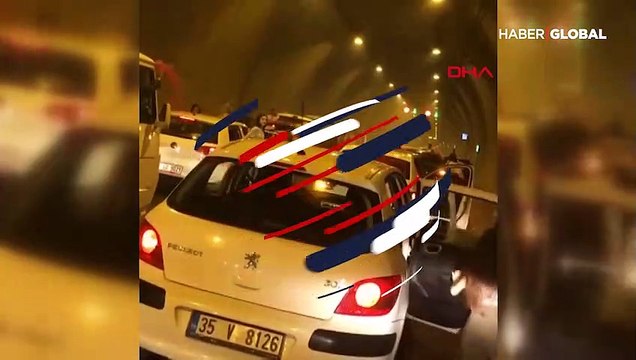 Düğün konvoyu tüneli kapatıp halay çekti