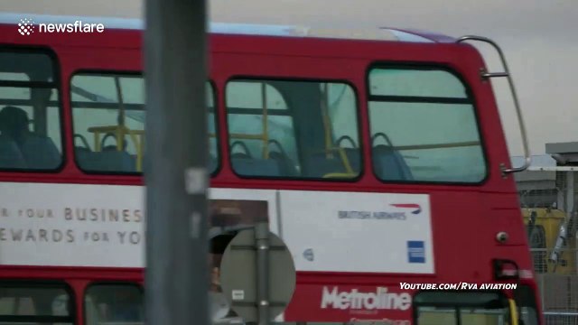 Strong crosswinds force Aer Lingus pilot to abort landing at London's Heathrow Airport
