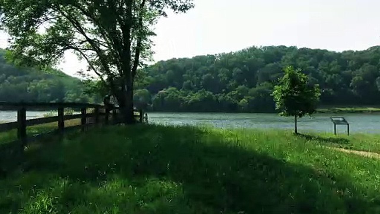 A peak to the river