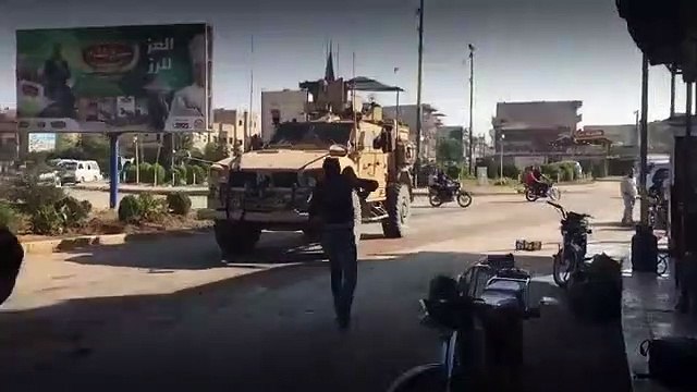 PKK/YPG yandaşları ABD askerini taşladı - VİDEO