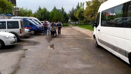Çaldıkları aracı parçalamak üzereyken yakalanan 3 şahıs adliyeye sevk edildi