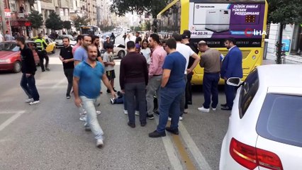 Metrelerce sürüklenen motosikletlinin imdadına yoldan geçen doktor koştu