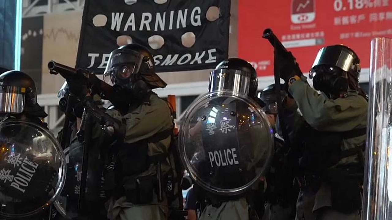 Hongkong: Wasserwerfer trifft versehentlich Moschee