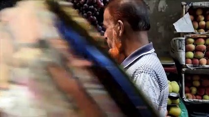 الحناء تضفي ألوانا زاهية على لحى البنغلادشيين