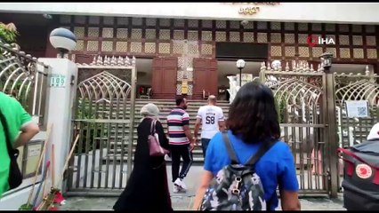 - Hong Kong Lideri, polisin tazyikli su sıktığı camiyi ziyaret etti